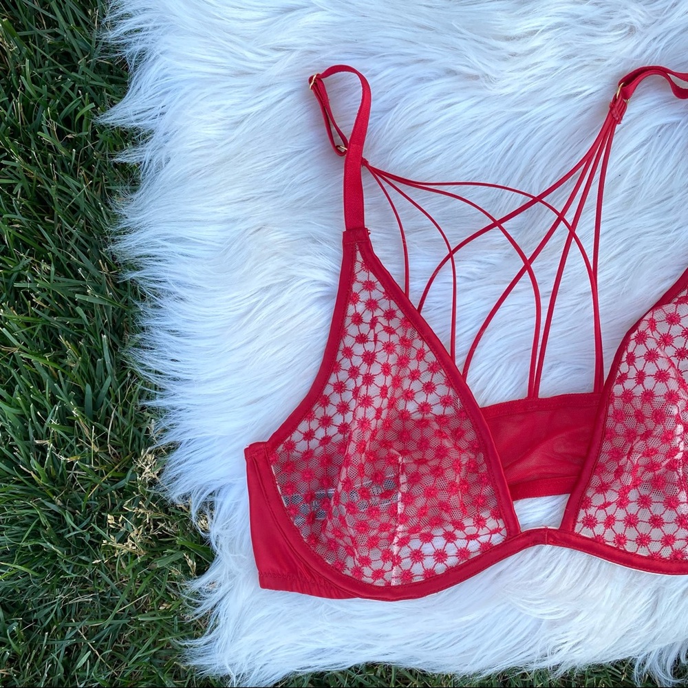 Victorias Secret red sexy unlined plunge 36C